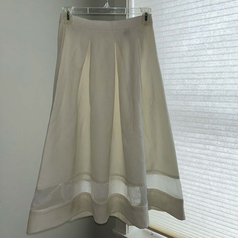 White flowy skirt